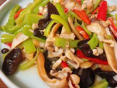 -鸿运美食府