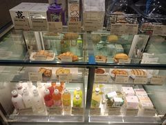 面包甜点陈列柜-喜茶(上海奉贤宝龙店)