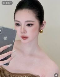 -双双化妆造型工作室