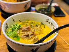 经典酸辣汤雪花肥牛面-和府捞面(星光大道一期店)