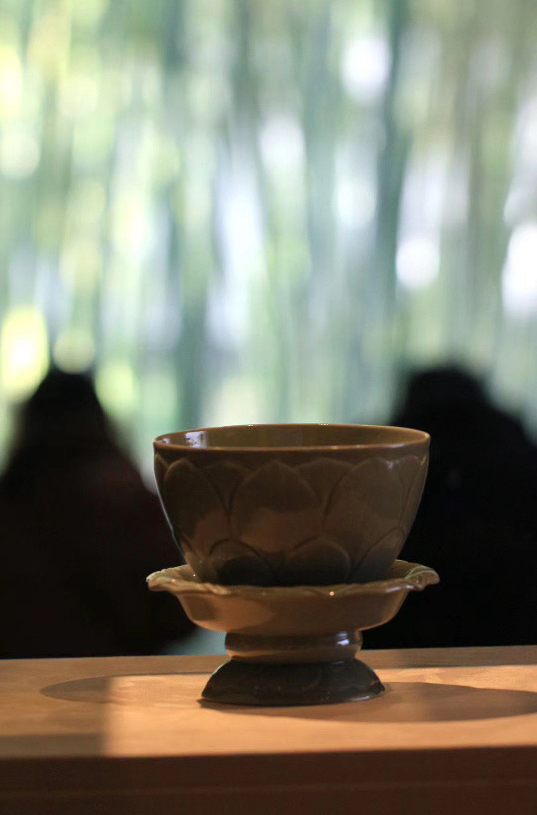 这个五代的秘色瓷莲花碗是苏州博物馆镇馆之