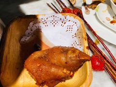 香烤飘香猪蹄-雀蓝川菜(奥体广场店)