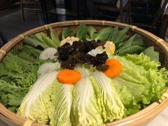 -尚尚仙·酸汤猪手·猪肚鸡火锅(华联万柳购物中心店)