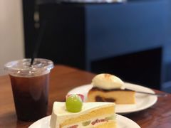 奶油晴王葡萄无花果蛋糕-black rainbow coffee