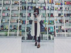 -钟书阁(松江泰晤士小镇店)