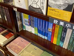 -新华书店(泉城路店)