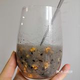 居然把我激动的拿着她的杯子拍了半天照