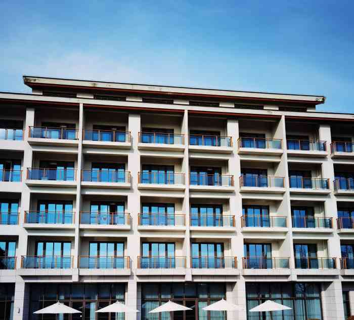 桃源水乡大酒店-"卫生间有股刺鼻的味道,总台不接电话,服务.