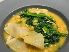 豌豆黄浸豌豆尖-半山腰·云南菜(侨福芳草地店)