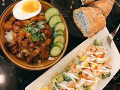 虾仁鸡蛋西兰花沙拉-Let's Taipei 非常烘焙(太古里店)