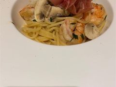 -La-Serene Café