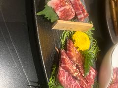 -山川小町·极番烧肉(新地假日广场店)