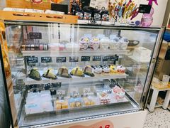 面包甜点陈列柜-野上麦田(中贸广场店)