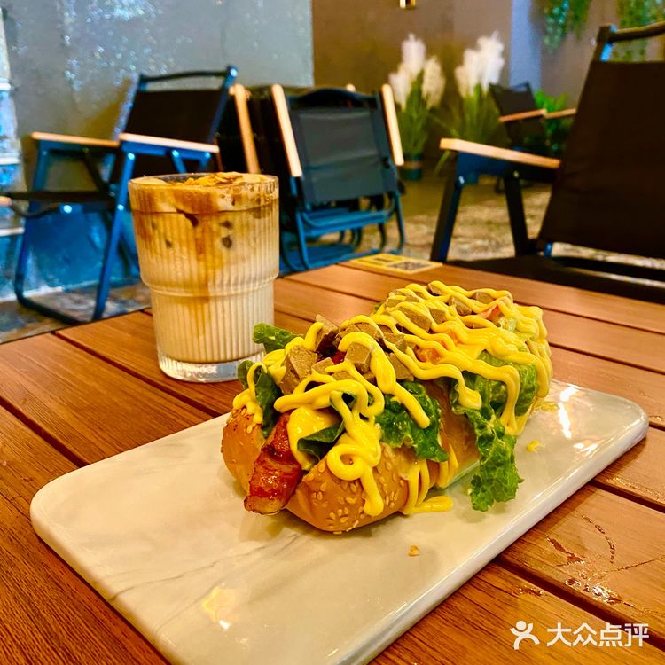 好扎实的鹅肝热狗王🤣