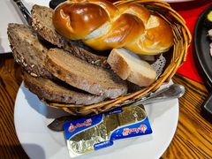 面包筐-申德勒加油站餐厅(三里屯北小街店)