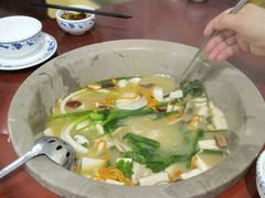 -姚记抚仙湖石锅鱼庄