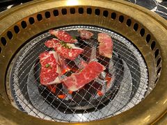 -山川小町·极番烧肉(新地假日广场店)