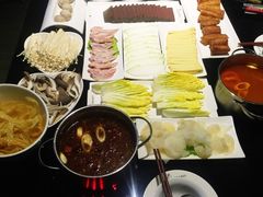 -唯爱KTV聚会餐厅(仙林东城汇店)