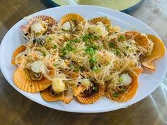 蒜蓉粉丝蒸扇贝-明记海鲜大排档(巽寮湾店)