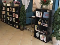 -悦享绿山墙西餐厅