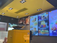 -麦当劳(轻轨曹杨路店)