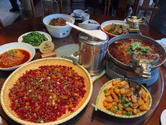 -万重锦·人文川菜馆(骡马市店)