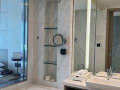 -上海漕河泾万丽酒店