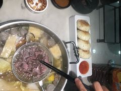 -左庭右院鲜牛肉火锅(浦江欢乐颂店)