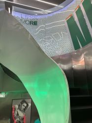 -LESSMORE科技头皮理容中心