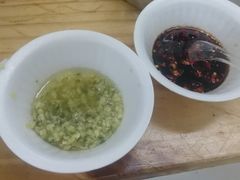 蒜蓉和辣椒圈-威邵鸡煲(西华路总店)