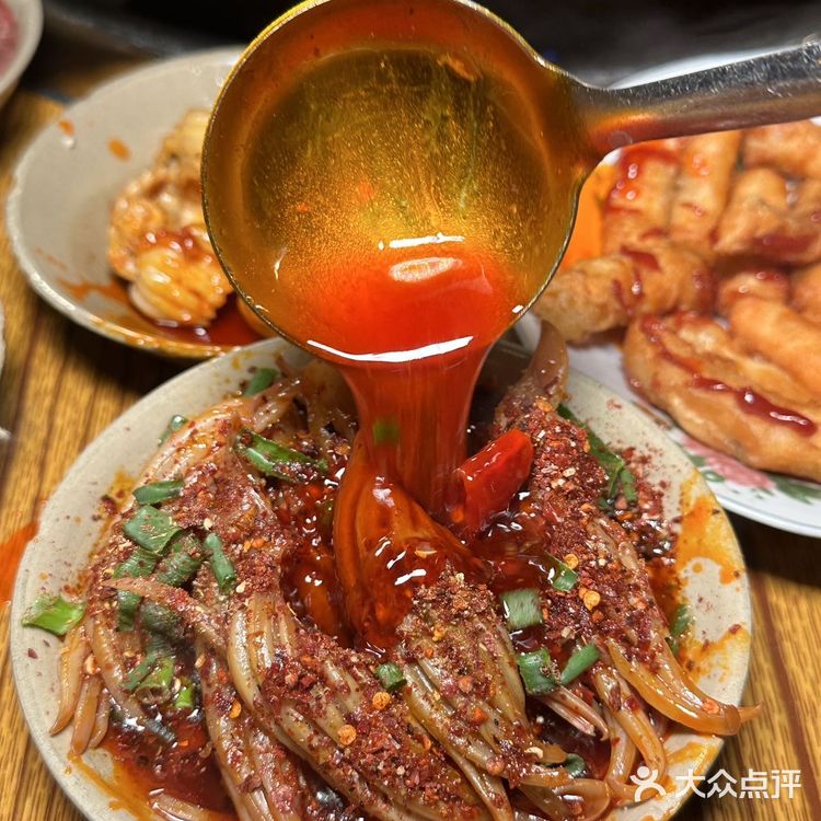 这才是重庆本地人真正喜欢吃的社区老火锅！