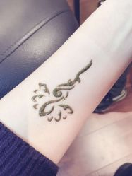 -鳌首刺青纹身 穿孔饰品店