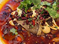 -川流不息·地道川菜·小龙虾(松东路店)