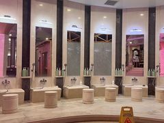 -碧中海汤泉汗蒸酒店