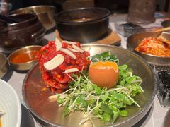 -草家酱蟹炭火烤肉店(珲春南路一店)