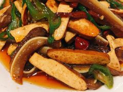 香干猪耳朵边-大隐隐于市私房菜(保和小区店)