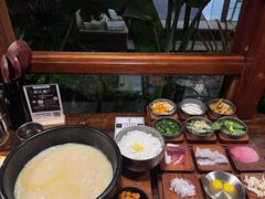 -银米·云南传统过桥米线(双廊黑金冠店)