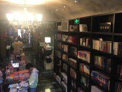 -钟书阁(松江泰晤士小镇店)