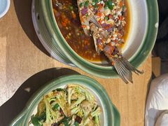 香酥大鲫鱼-费大厨辣椒炒肉(泊富店)