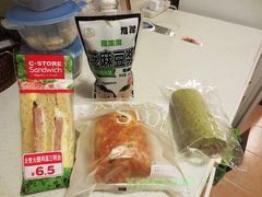 -喜士多便利店(上海虹桥枢纽国展中心云和夜泊酒店店)