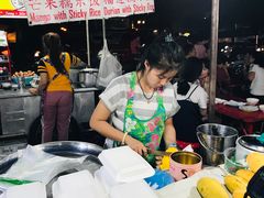 -芒果糯米饭摊子