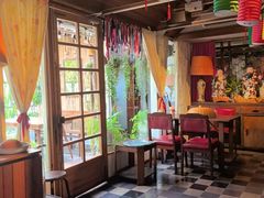 -Cuc Gach Quan Restaurant