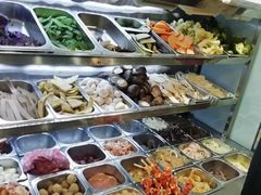 -愉肴麻辣香锅(中山路店)
