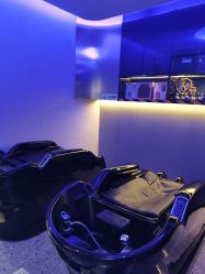 -TOP HAIR SALON