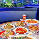 在椰梦长廊逛完发现了一家宝藏海鲜店！ 