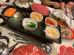 -鲜入围煮花胶鸡海鲜火锅