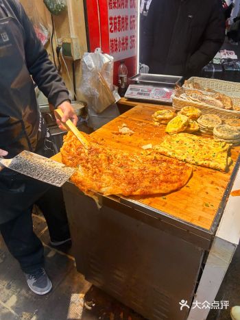 东门换新颜~一刀一口🫓满大街都是花甲粉