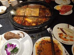 -周周有辣火锅馆(玖耀里店)