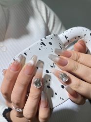 -NEW LOOK-绿麓 · 美甲美睫脱毛工作室