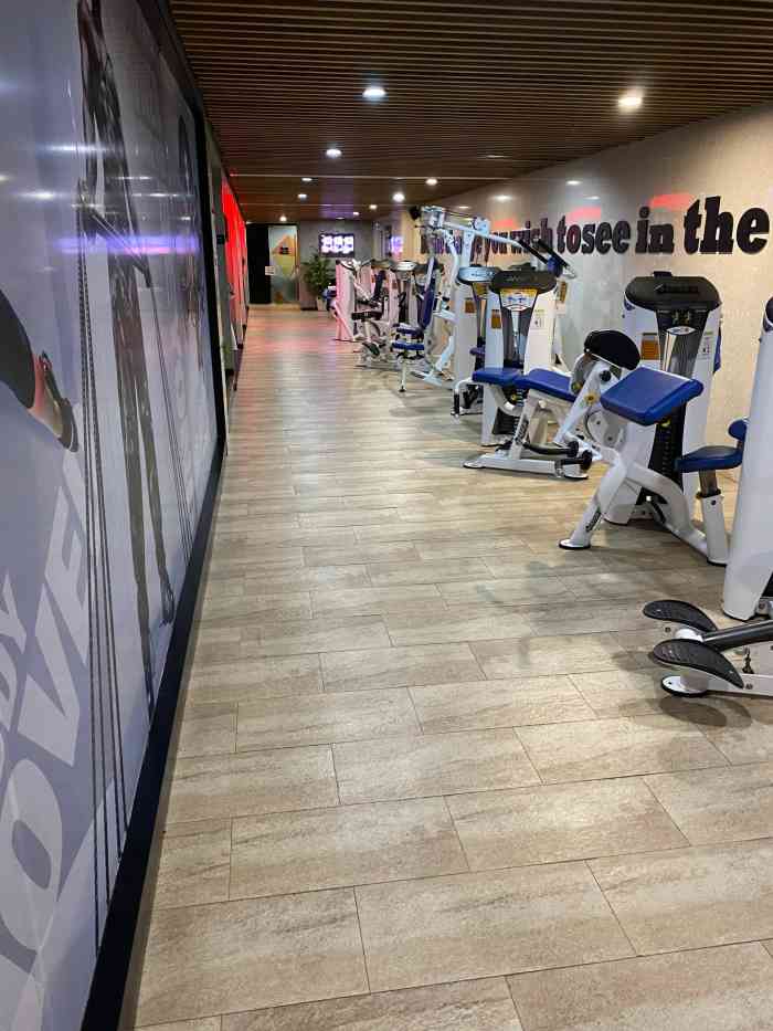 美格菲健身中心(绿地缤纷店)-"这里新开的,设施好,环境干净大方,锻炼